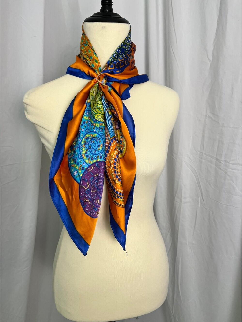 Set of 3 scarves with 3 claspes